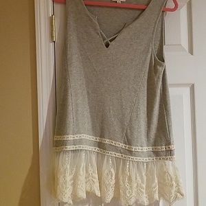 Umgee bnwt grey lace tank